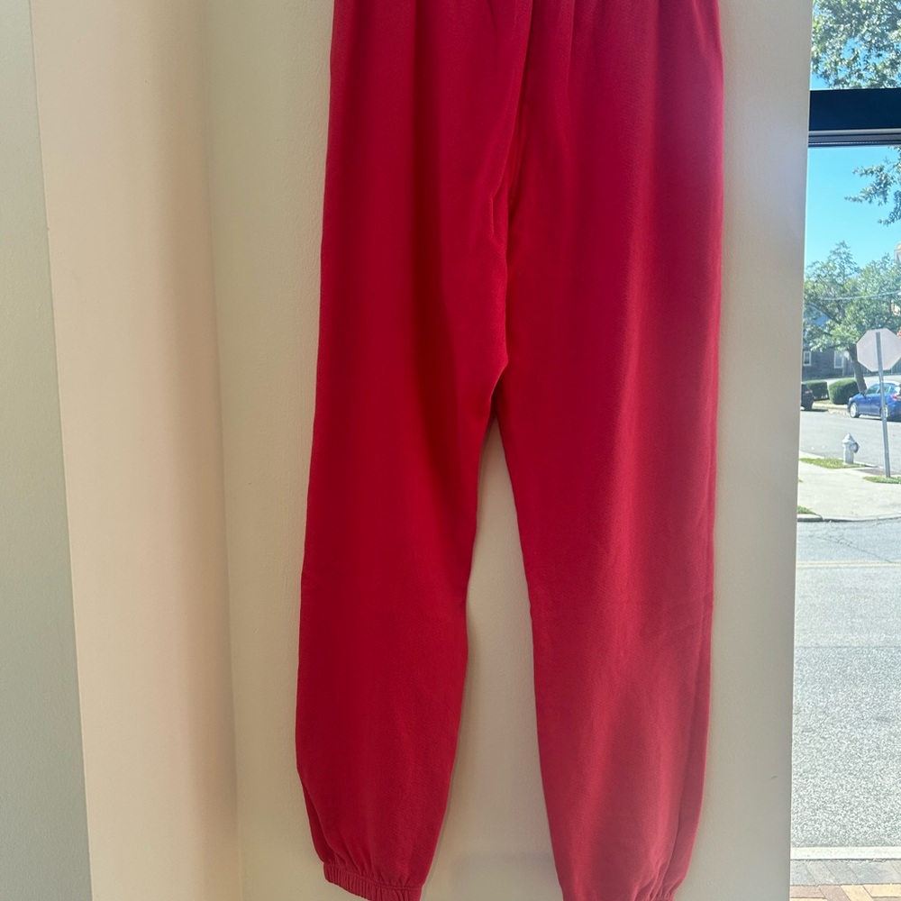 Perfect White Tee hot pink Sweatpants - Picture 3 of 3